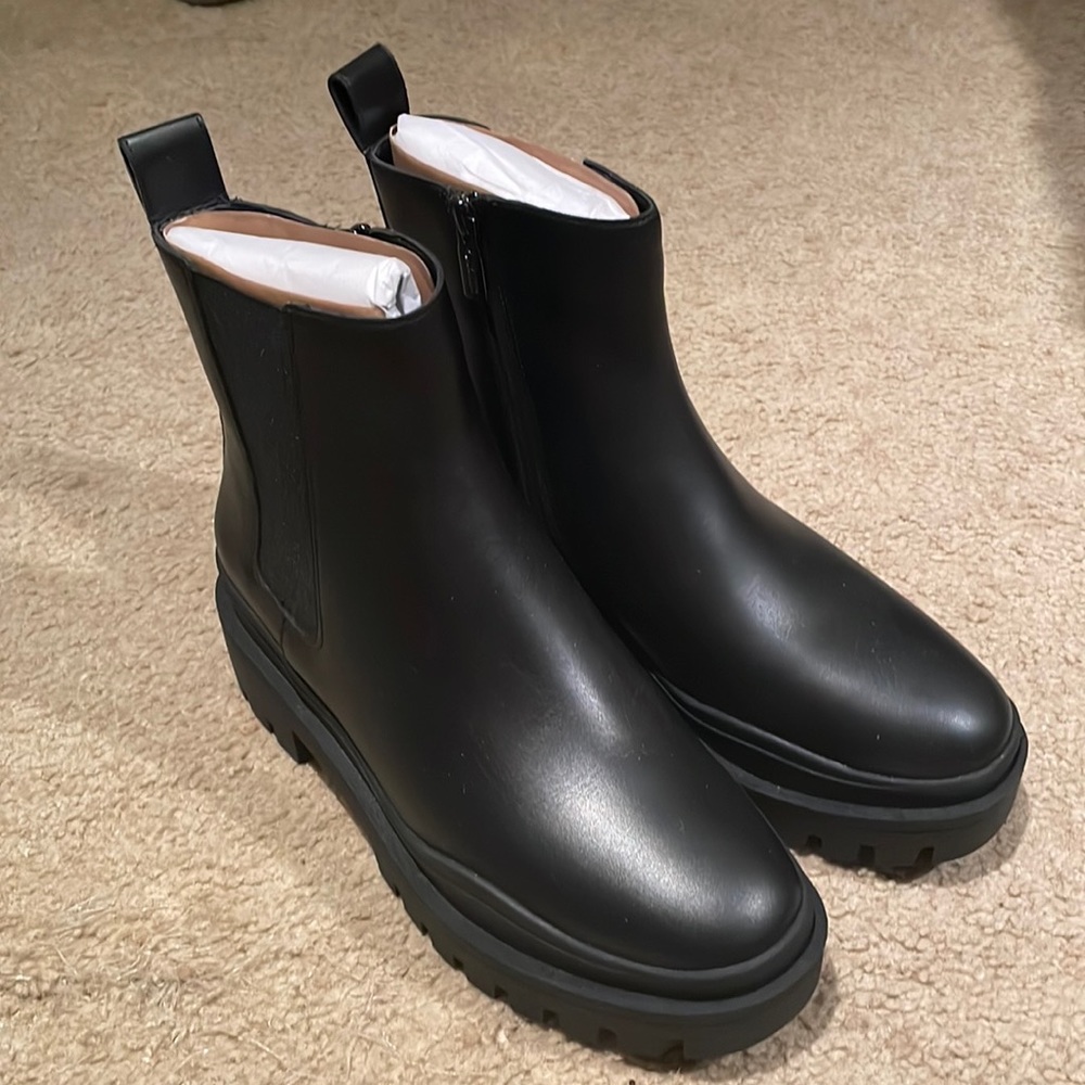 Vionic Black Leather Karsen Boots Size 9